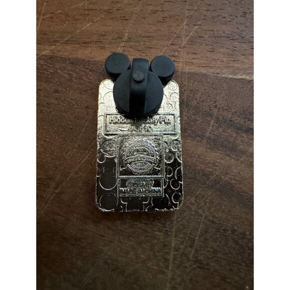Disney Parks Hidden Mickey Trading Pin Donald Duck 4 of 10 2011 Authentic - Picture 2 of 5